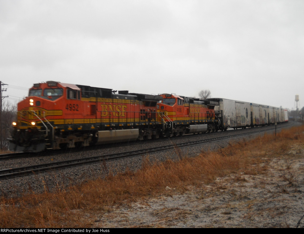 BNSF 4952 East